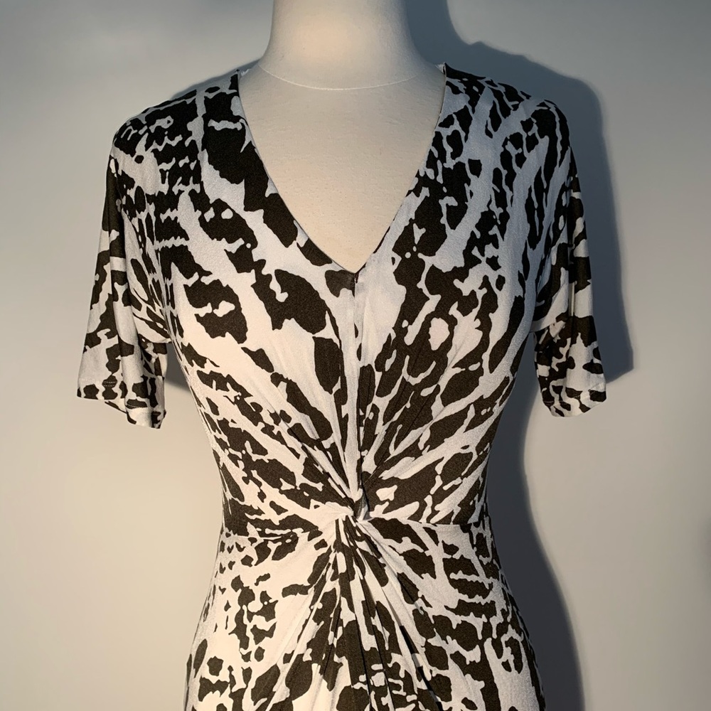 MaxMara Print Dress Super Flattering! - Picture 3 of 8